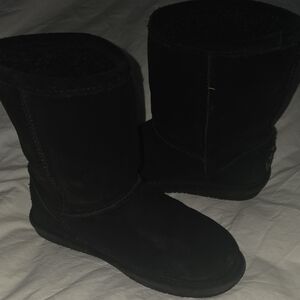 Bearpaw Suede Sheepskin Boot